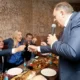 Kaja, pia, nóta, a boszniai szerbek Miléje ismét dalra fakadt