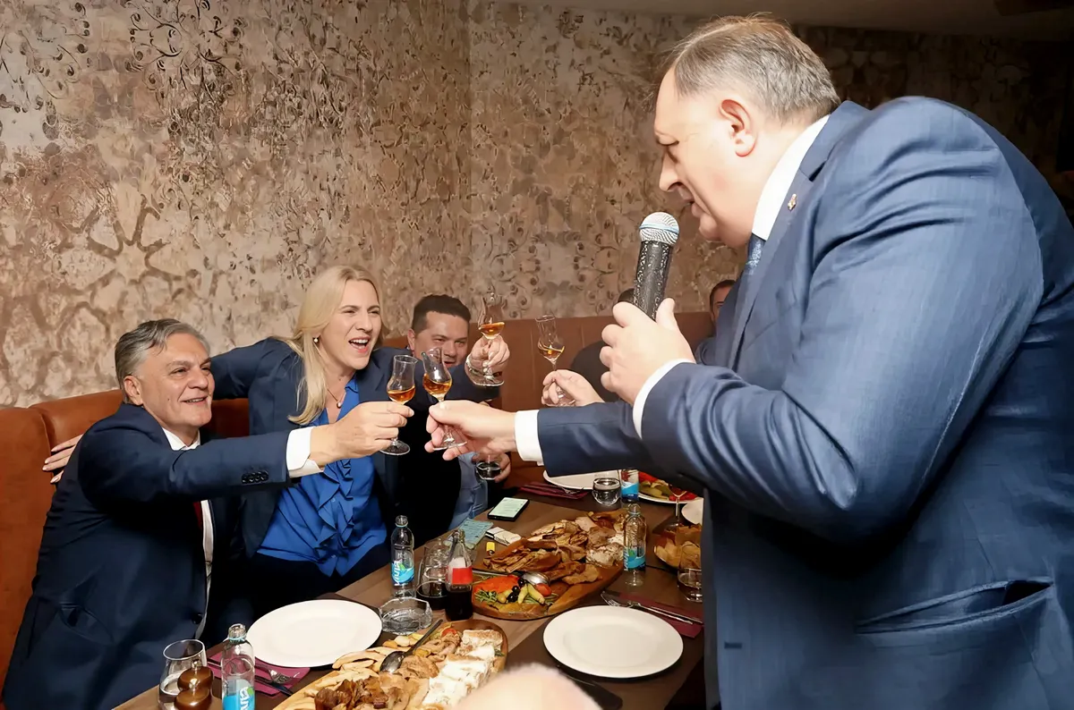 Kaja, pia, nóta, a boszniai szerbek Miléje ismét dalra fakadt