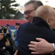 Férfias ölelés, az autoriter rendszerek szeretik egymást,: ebből a szerelemből most egy közös gázerőmű születik