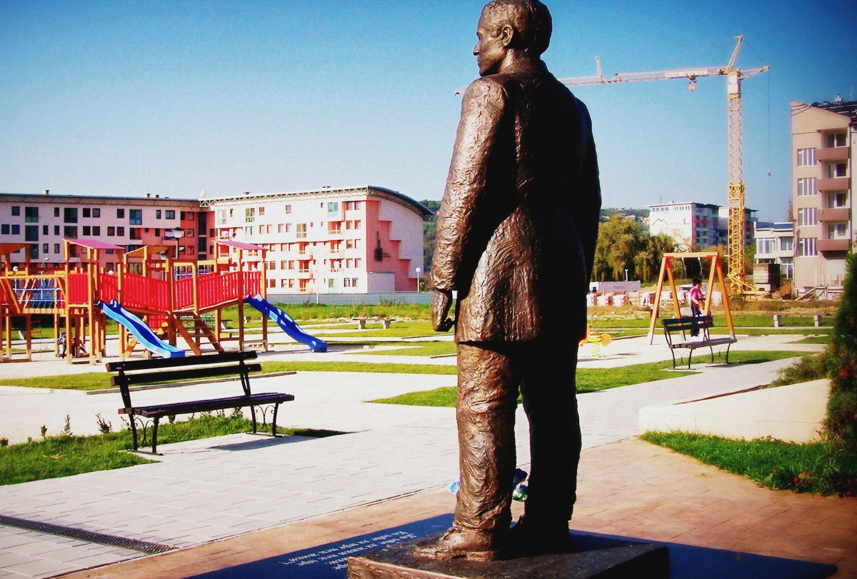 Gyerekek, gyertek, próbáljátok ki Princip bácsi csúszdáját