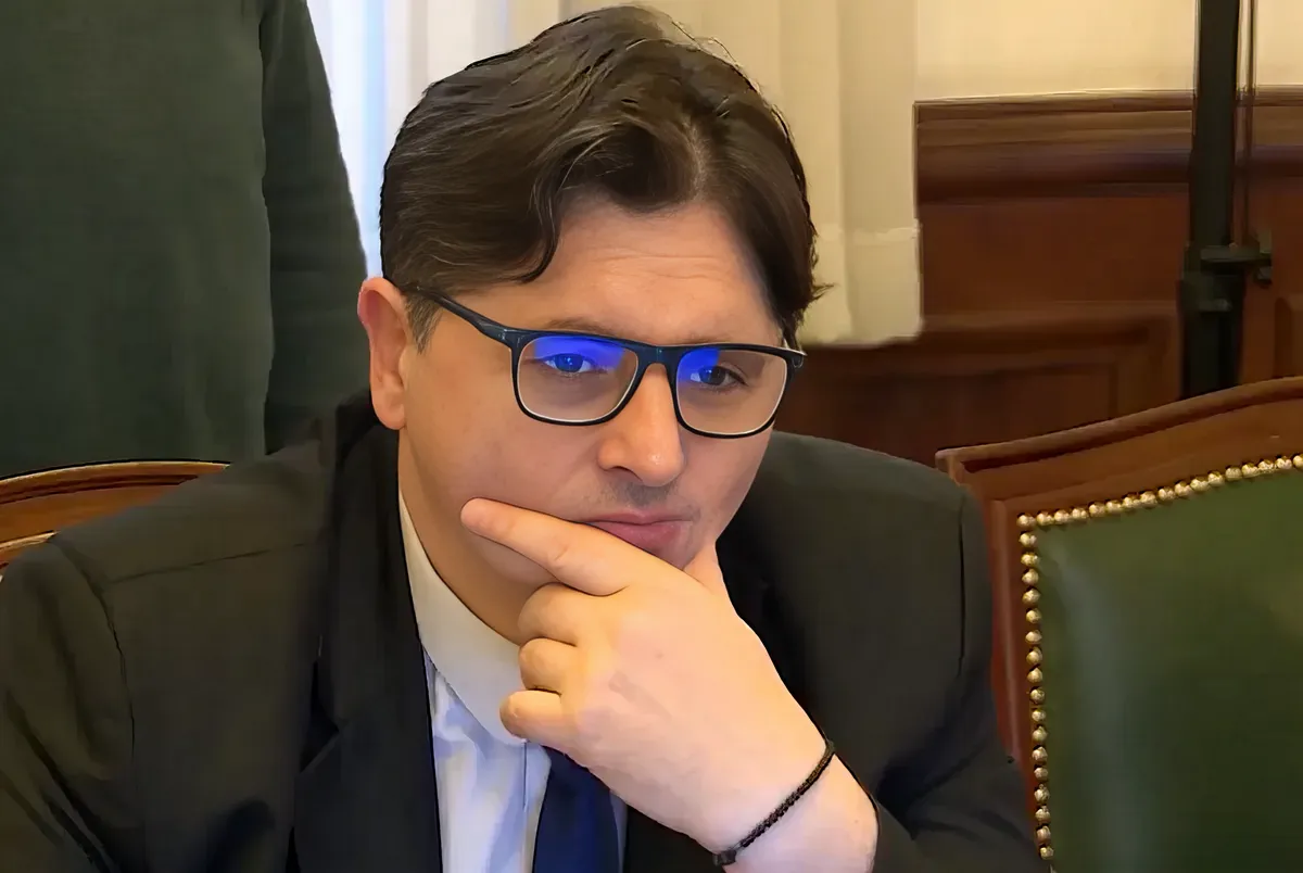 Hatályba lépett, de még tiltakoznak az igazságügyi törvénycsomag ellen 4 Uglješa Mrdić is Uglješa Mrdić is a nevét és arcát adta a diktatúrához