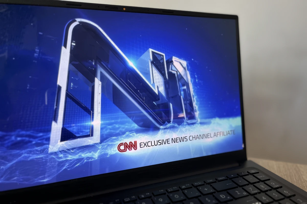 A szerb elnök és köre az N1 televíziót tekinti legnagyobb ellenségének a médiában, a másik oldal a szabad sajtót félti