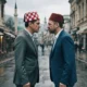Dr. Jahja Muhasilović "intelektuális pozícióból" nem először rittyentet horvátellenes cikket az igencsak bosnyák‑orientált szarajevói Stav közéleti‑politikai magazin digitális hasábjain, ahol uniós Patyomkin-falunak nevezte Horvátországot (A kép illusztráció a Stav ötlete alapján)