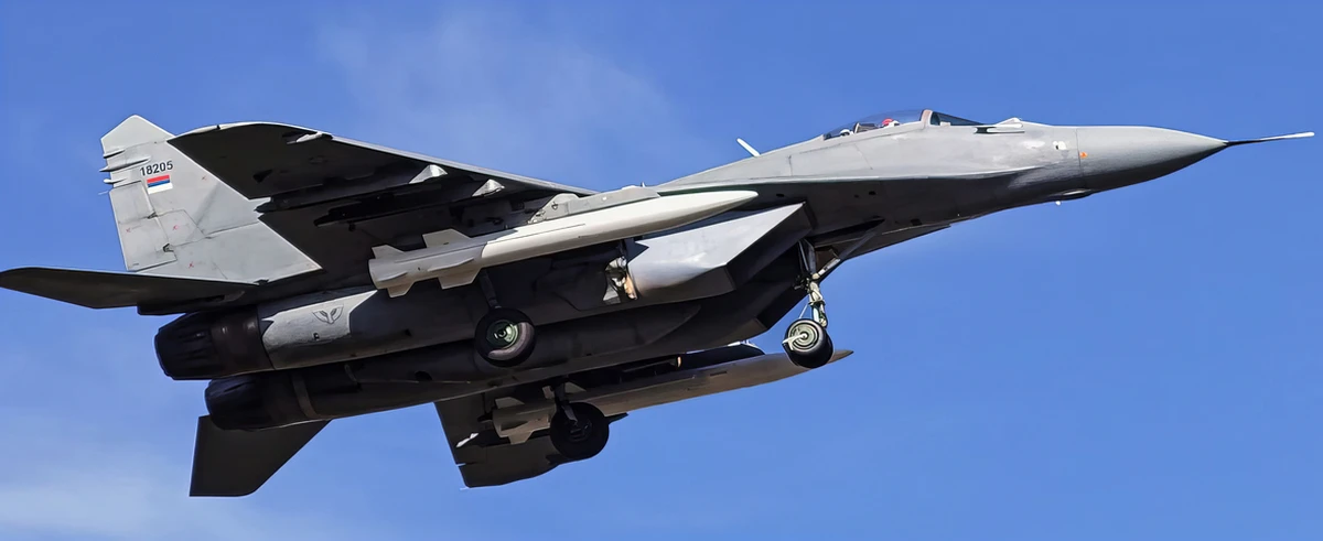 A szerb MiG a CM-400-as rakétákkal