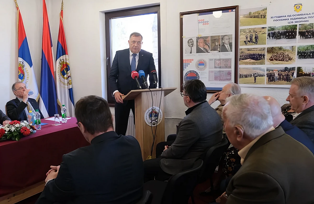 Nincs ígéretem Donald Trump amerikai elnöktől vagy az embereitől, de ma az Egyesült Államokban senki sem beszél a daytoni megállapodásról - mondta Dodik, aki nemrégiben még a daytoni szerződés élharcosának tekintette magát, és aki most megszakítaná a diplomáciai kapcsolatokat Iránnal (Forrás: X platform)