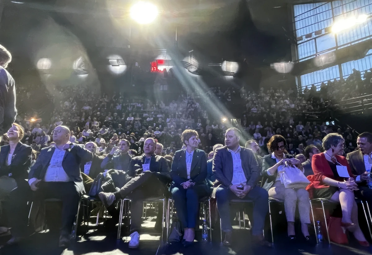 Így kampányol a VMSZ a Fidesznek a Vajdaságban 2 Az első sorok (Fotó: Tómó Margaréta)