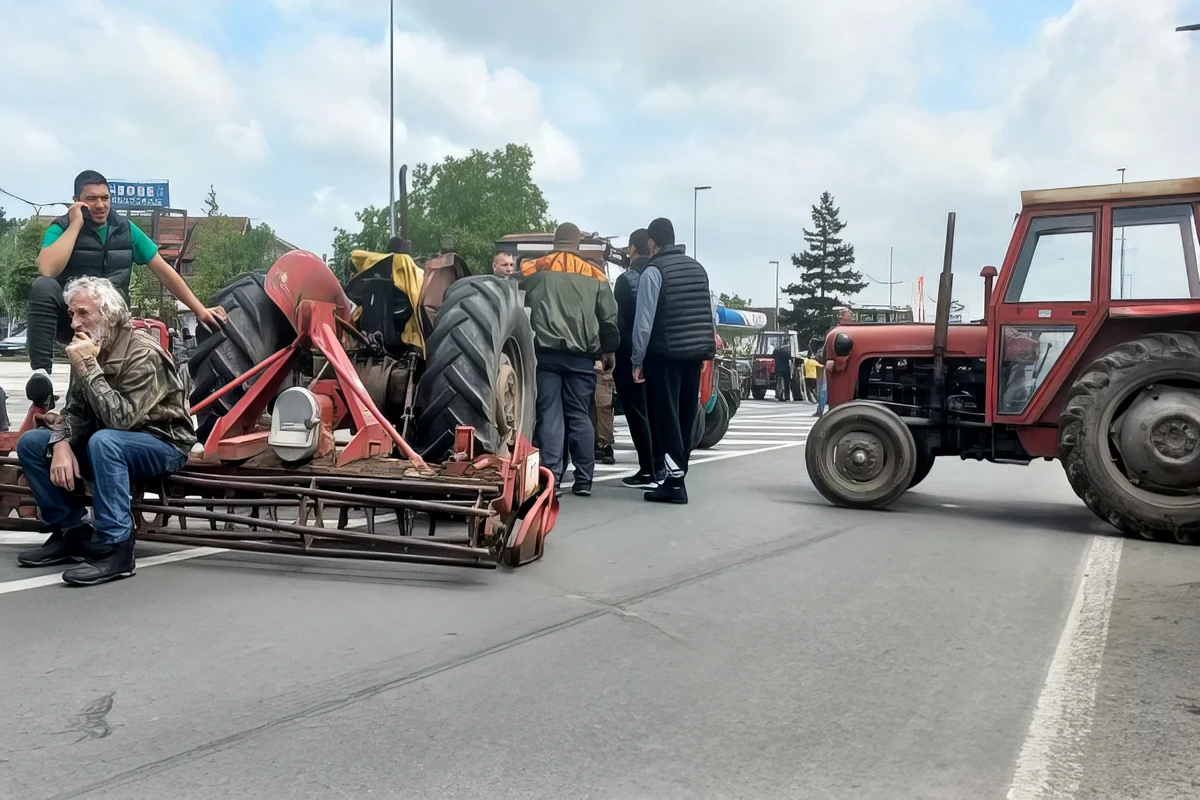 Felszámolták az útzárakat, inkább Belgrádban tüntetnének 2 Mrčajevciban már korábban megszűnt az útzárlat, és áttevődött Milocajba