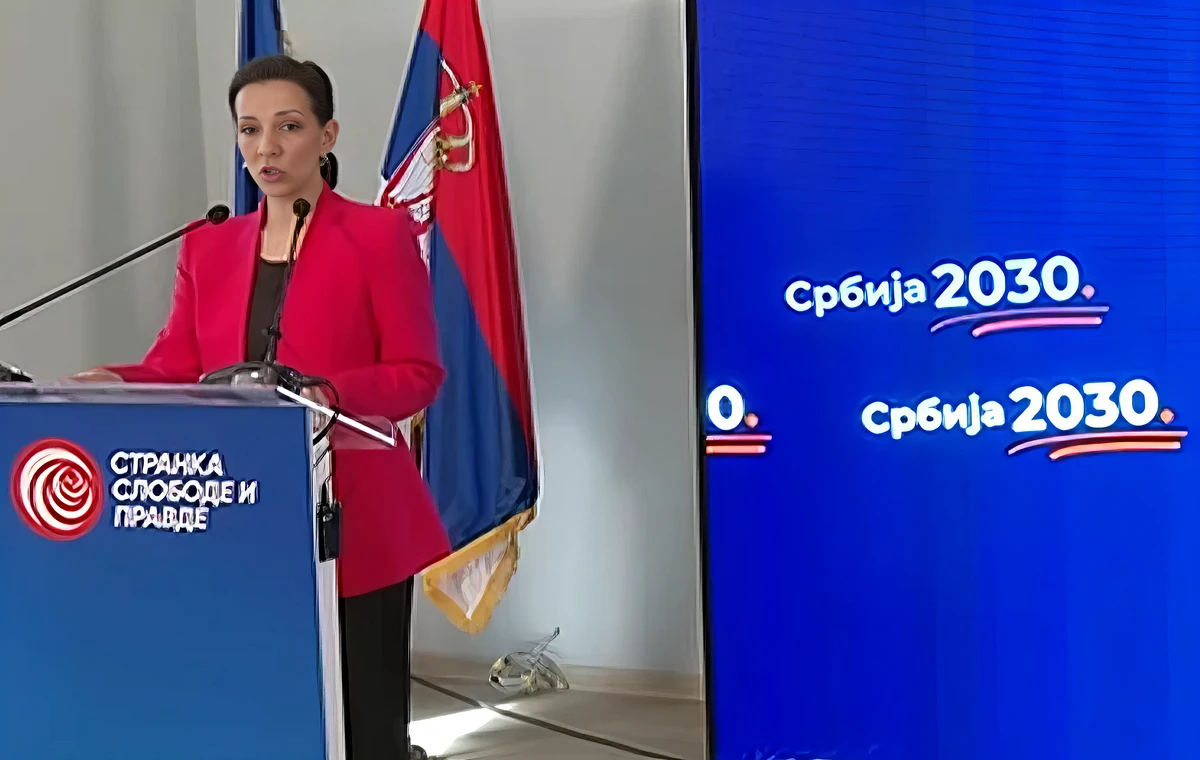 Marinika Tepić nevén nevezte a dolgokat, mint általában