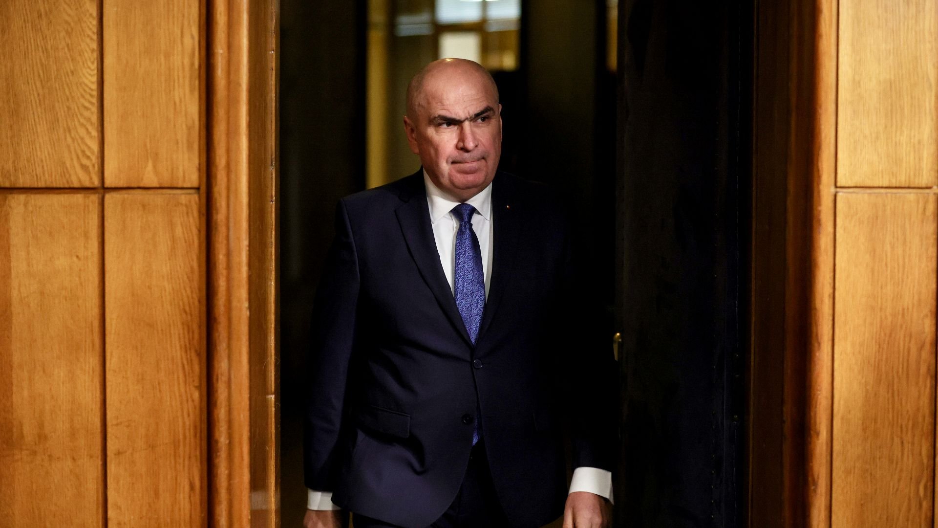 Ilie Bolojan még nem megy el, csak kinéz a folyosóra, hogy valaki telefonál-e Moszkvába