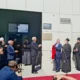 Dušan Bajatović a konzulátus tiszteletbeli konzulja lerántotta a leplet, és ezzel megnyitotta a diplomáciai képviseltet
