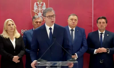 A szerb elnök a védelmi miniszter és a boszniai szerbek társaságában