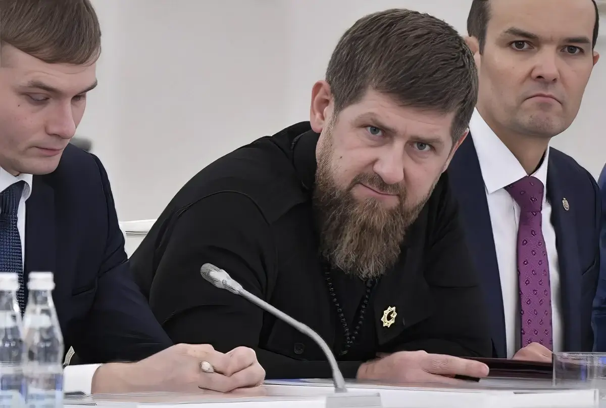 Ramzan Kadirov nemcsak köszönetet mondott Aleksandar Vučić szerb elnöknek a „békepolitikáért”, hanem üzent is a szerbiai muszlimoknak, akiknek sikerekben gazdag életet kívánt Szerbiában