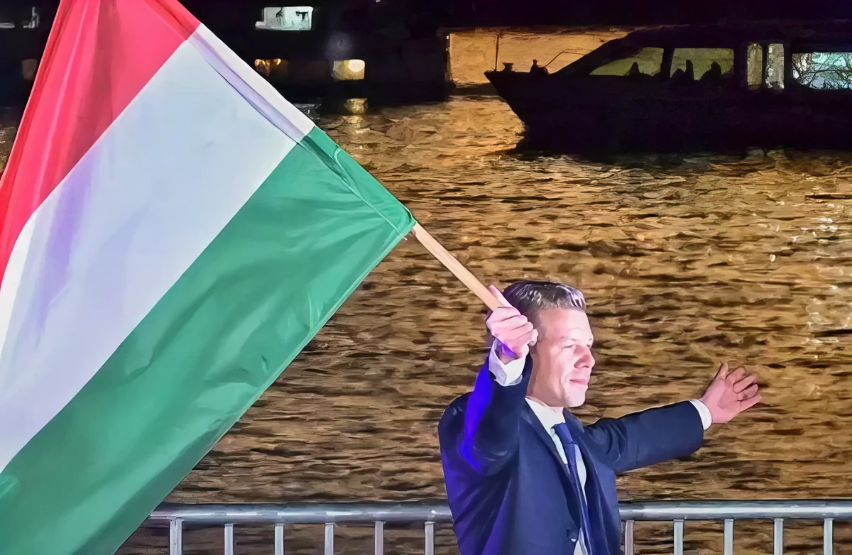 MAGYAR GYŐZELME: Magyar Péter a Tiszával és a zászlóval a Duna partján - A magyar választások balkáni hatása