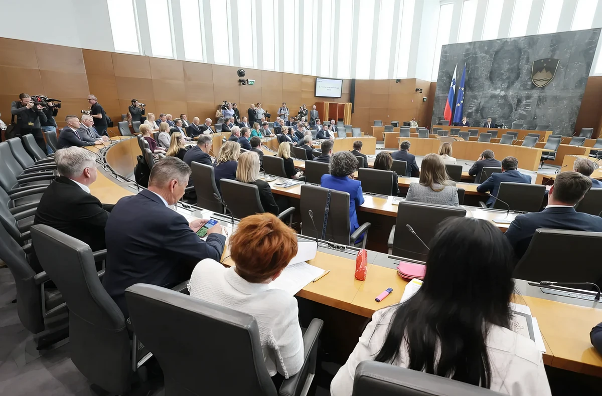 Házelnököt választottak Szlovéniában, a Resni.ca járt jól 2 Megalakult a parlament, de még nem dőlt el, hogy a jobboldal vagy a baloldal alakít-e kormányt