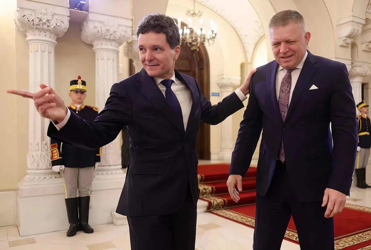 SZOMSZÉDOK : Robert Fico szlovák miniszterelnököt Nicușor Dan államfő a napokban fogadta a Cotroceni-palotában. Fico kétoldalú tárgyalások folytatott Ilie Bolojan miniszterelnökkel  is a Viktória-palotában, majd közös látogatást tettek Nagyváradon, ahol találkoztak a romániai szlovák közösséggel