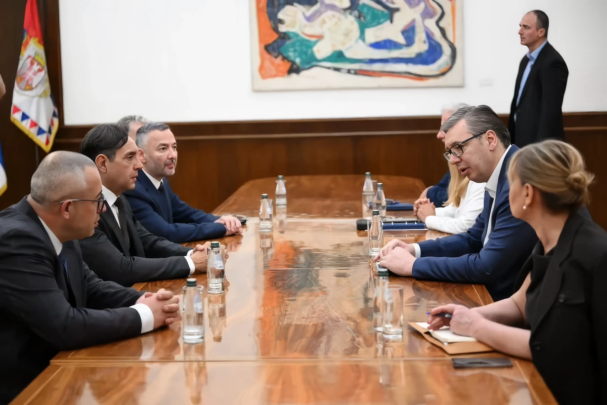 A sokatpróbált Aleksandar Vulin ugyan választásokat nem akar, de lehet, hogy szeretne visszakerülni a kormányba 