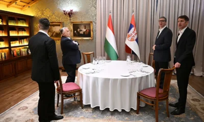 DÍJÁTADÁS: Politikai ebédre várva a bunyevác énekes, Zvonko Bogdan éttermében (Forrás: szerb elnöki Instagram)