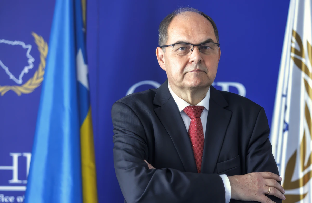Balkáni abszurd: távozása előtt Christian Schmidt főképviselő megköszönte a boszniai emberek vendégszeretetét