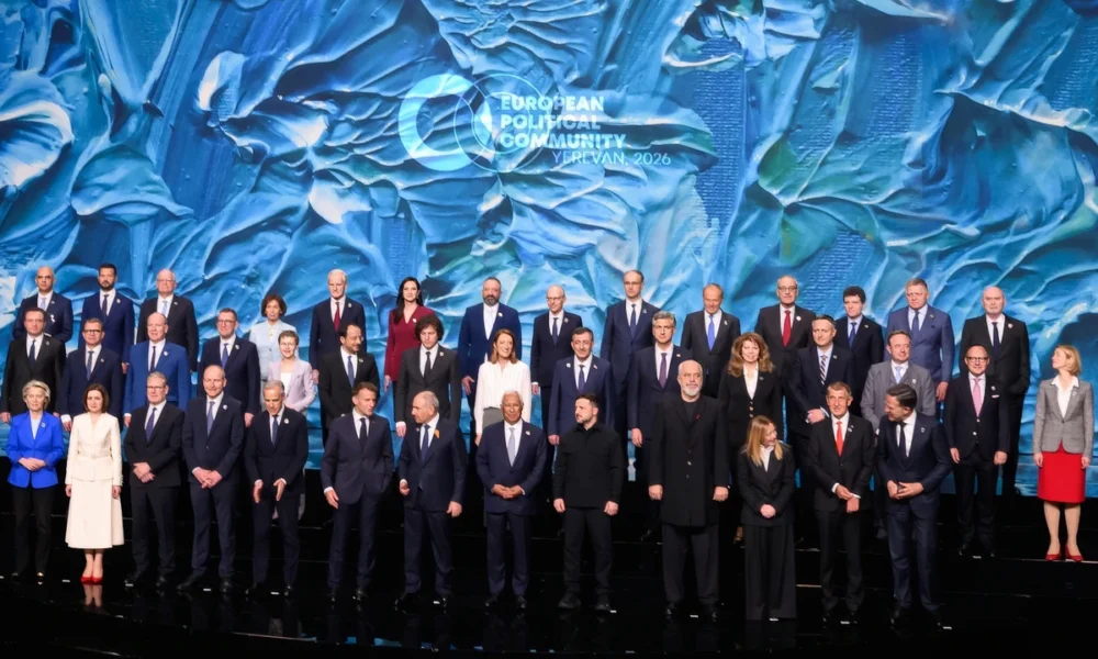 Az Európai Politikai Közösség NATO-val és Kanadával megerősített találkozójának résztvevői Jerevánba