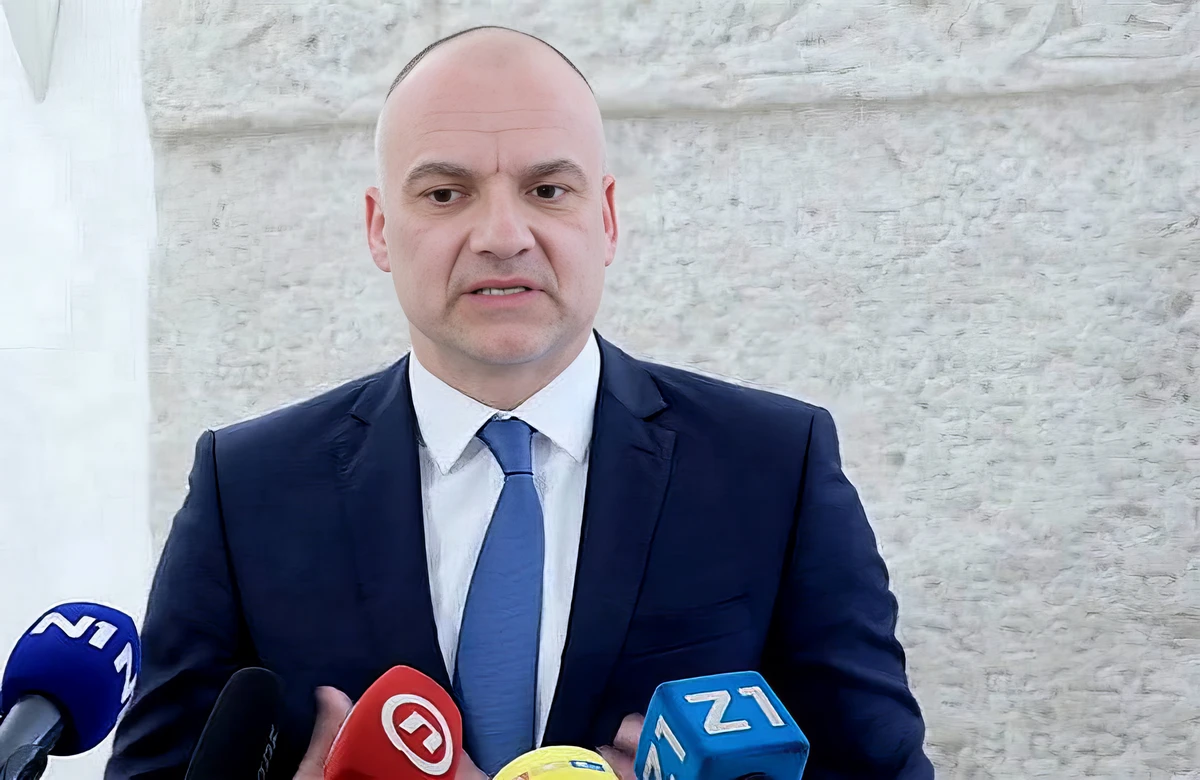 A horvát Biztonsági Hírszerző Ügynökség, a  SOA igazgatója, Daniel Markić 2024 szeptemberétől vette át  az EU Hírszerzési és Elemzési Központjának (EU INTCEN) irányítását