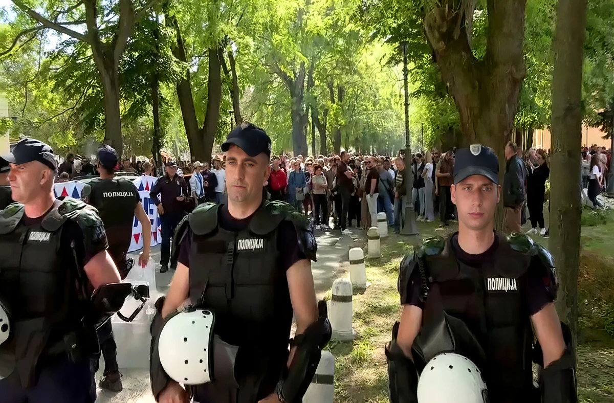 A szerb rezsim csak csalással és erőszakkal képes fenntartani a hatalmát