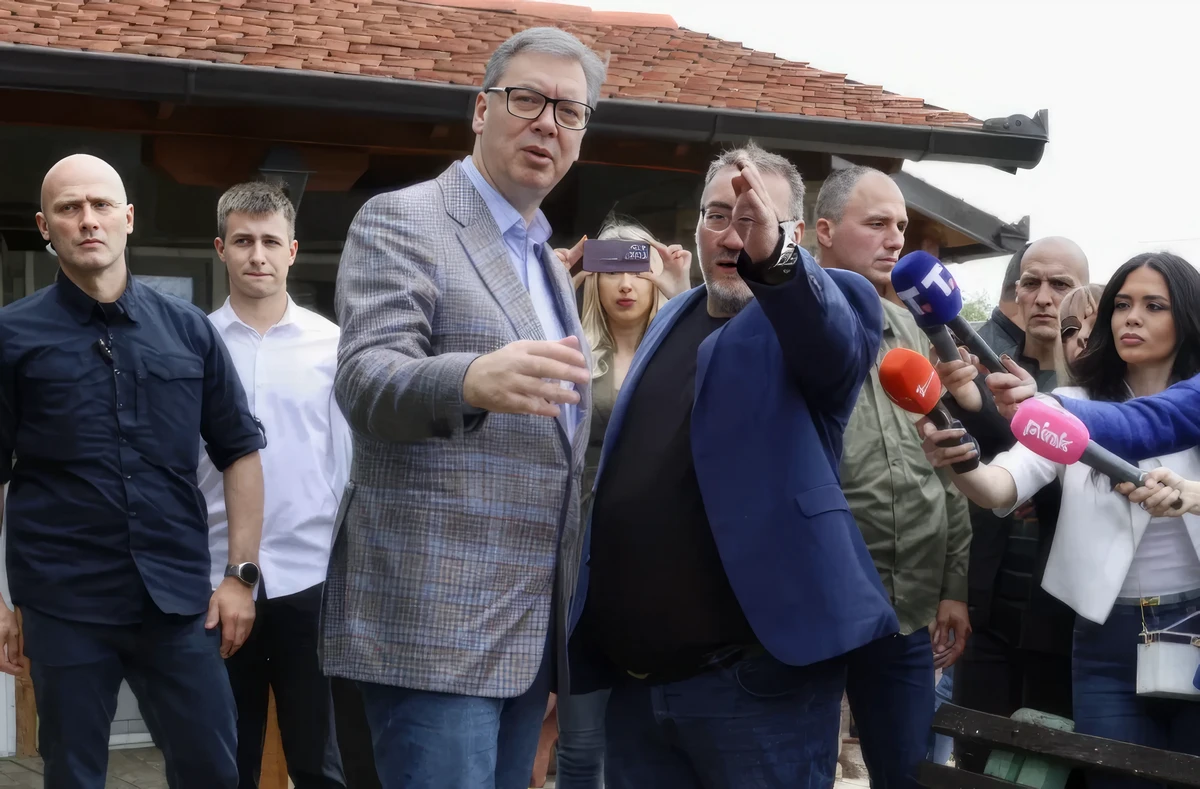 A szerb elnök szerint a MOL vagy megveszi a NIS-t, most vagy soha. Az ellenzéket is bírálta, annak idején miért adta el a NIS-t gyakorlatilag egy közepes budapesti stadion áráért, beleértve a pancsovai finomítót is