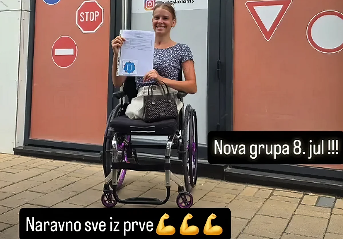 Mindkét lábát amputálták, most jogosítványt szerzett 2 Az autóiskola is közzétette a sikeres vizsgáról szóló különleges fotót azon az Instagram-oldalon, ahol minden sikeres vizsgázó képe megjelenik