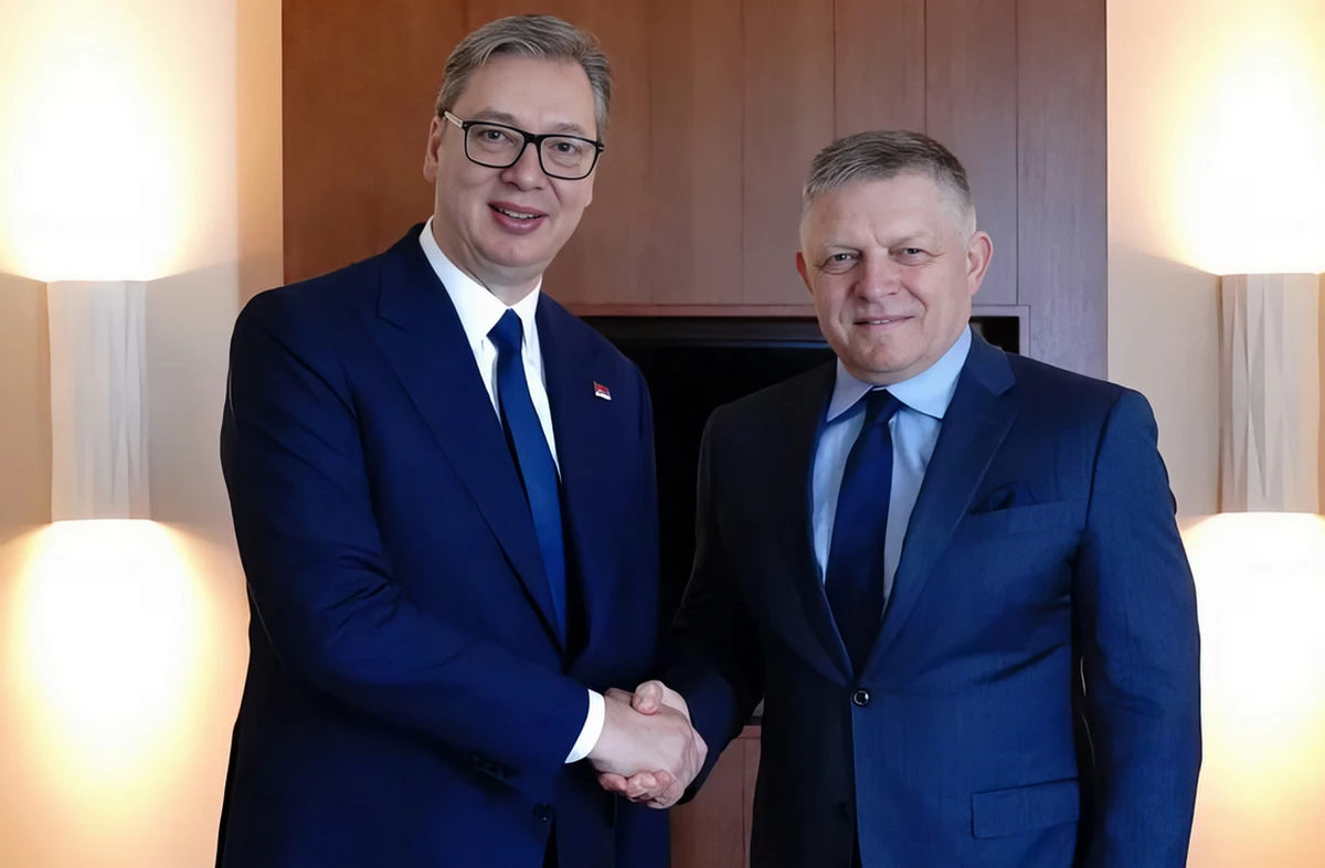 Tivatból nézve Európa jóval közelebb van, mint Belgrádból 4 CSAK KETTEN VOLTAK: A csúcstalálkozón részt vett Robert Fico is, meg is találták egymást Aleksandar Vučićtyal