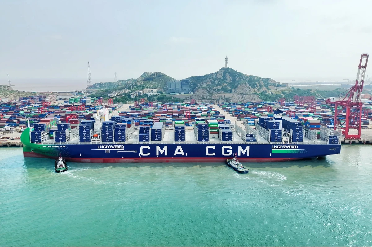 A CMA CGM NOTRE DAME, a tíz, francia zászló alatt hajózó, 24 212 TEU kapacitású, LNG-meghajtású hajóból álló sorozat első tagja
