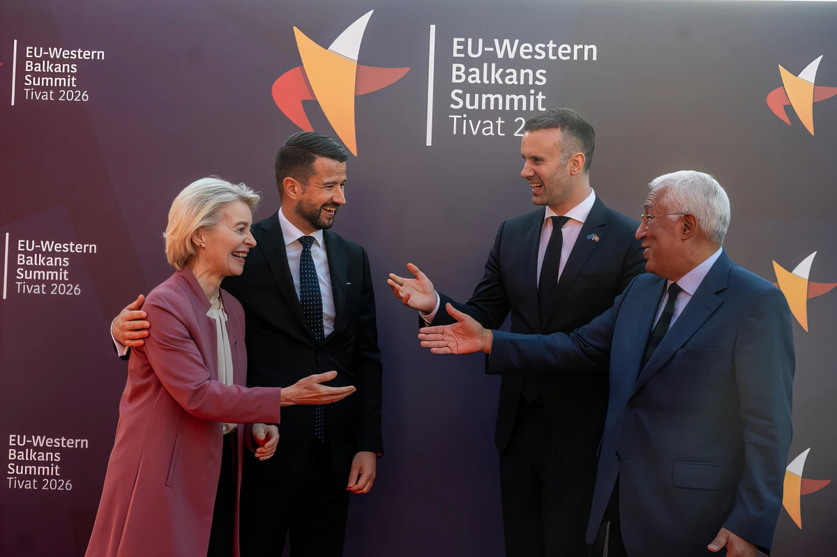 Tivatból nézve Európa jóval közelebb van, mint Belgrádból 2 A montenegrói elnök és a podgoricai kormány vezetője az uniós bizottsági és a tanácsi elnök társaságában a tivati csúcstalálkozón