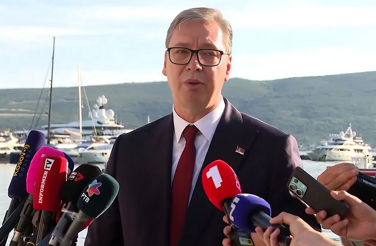 A szerbek most azt játszák el, hogy Vučić munkatársai közül valaki túllőtt a célon, amikor kedveskedni akart a főparancsnoknak, és kellemes környezetet akart neki varázsolni