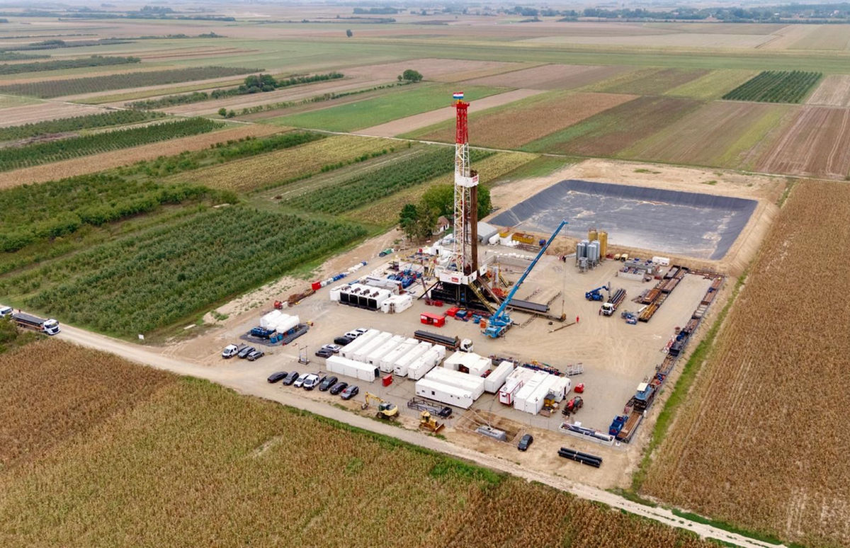 INA az INA helyett: új horvát állami kőolajvállalat 3 Új lépés a helyi megújuló energiaforrások fejlesztésében: feltárás Vinkovceban, a cél az, hogy megerősítsék az energiabiztonságot és megvalósítsuk a zöld átállást Horvátországban (Forrás: LinkedIn, Agencija za ugljikovodike)